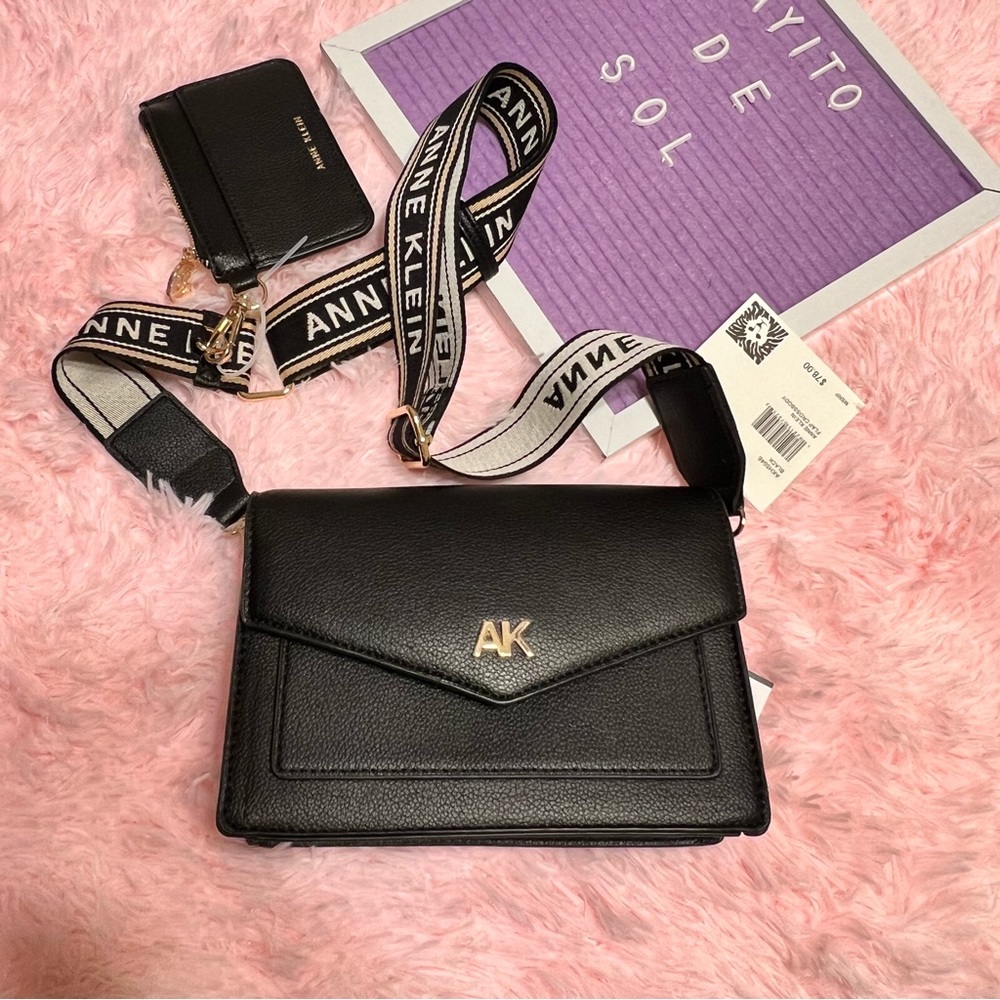 NWT Anne Klein small black crossbody